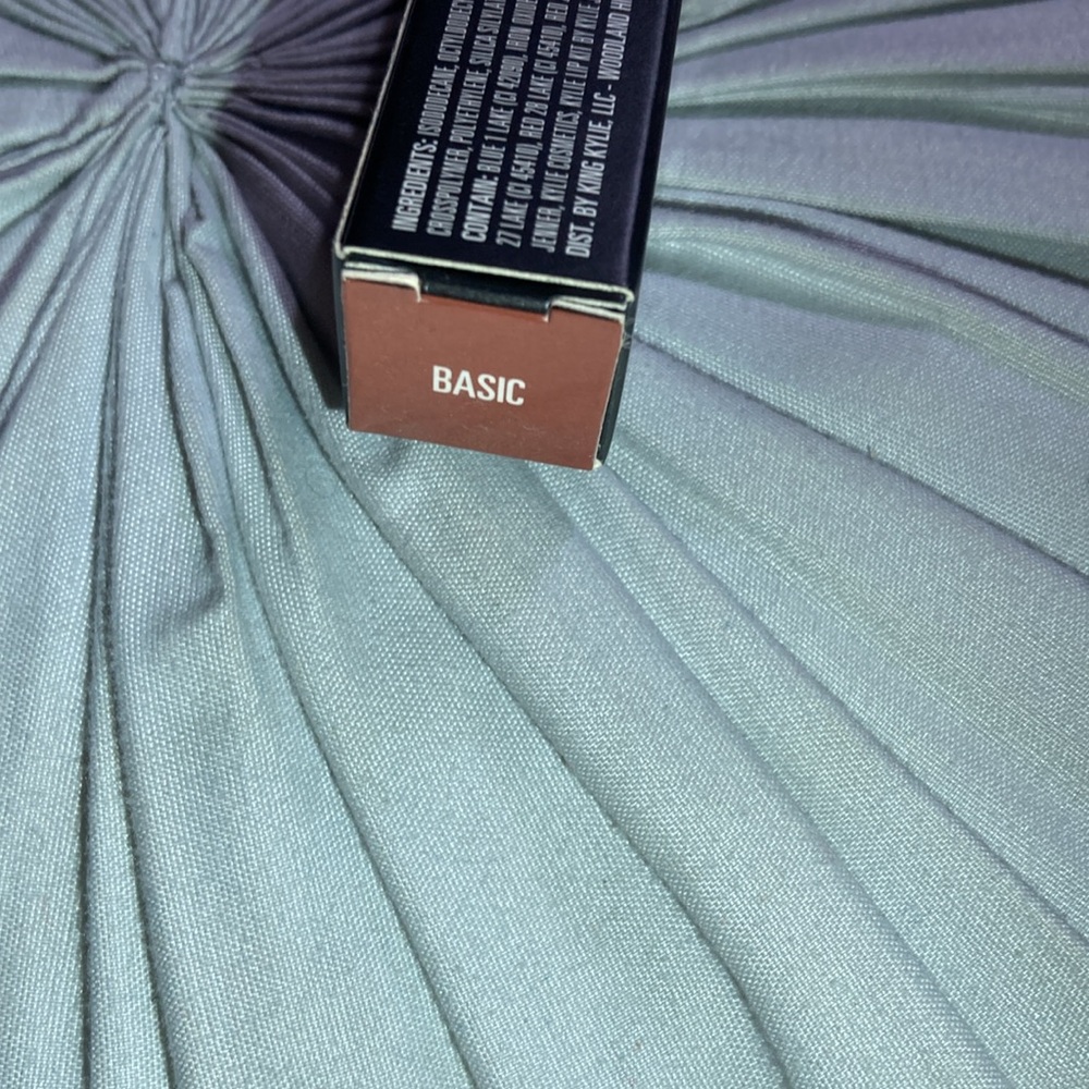 Kylie Jenner lipstickš©µš NEW!! - Picture 2 of 4
